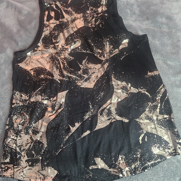 Women's Black and Gold Patterned Muscle Tee - Picture 2 of 2